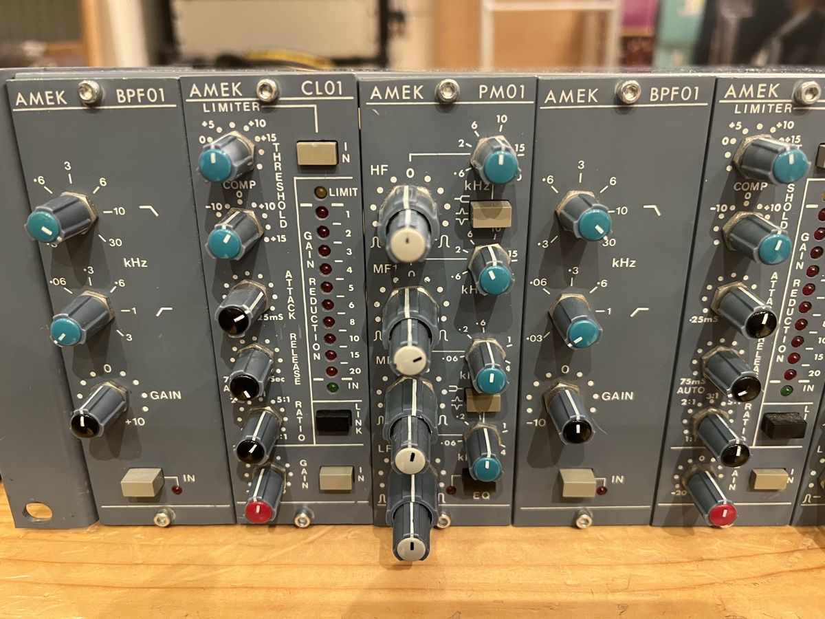 Console di mixaggio: Amek Rack (Limiter/Comp/EQ), Neve, 3HE – Usato da Effretikon venduto da Krizflew 2