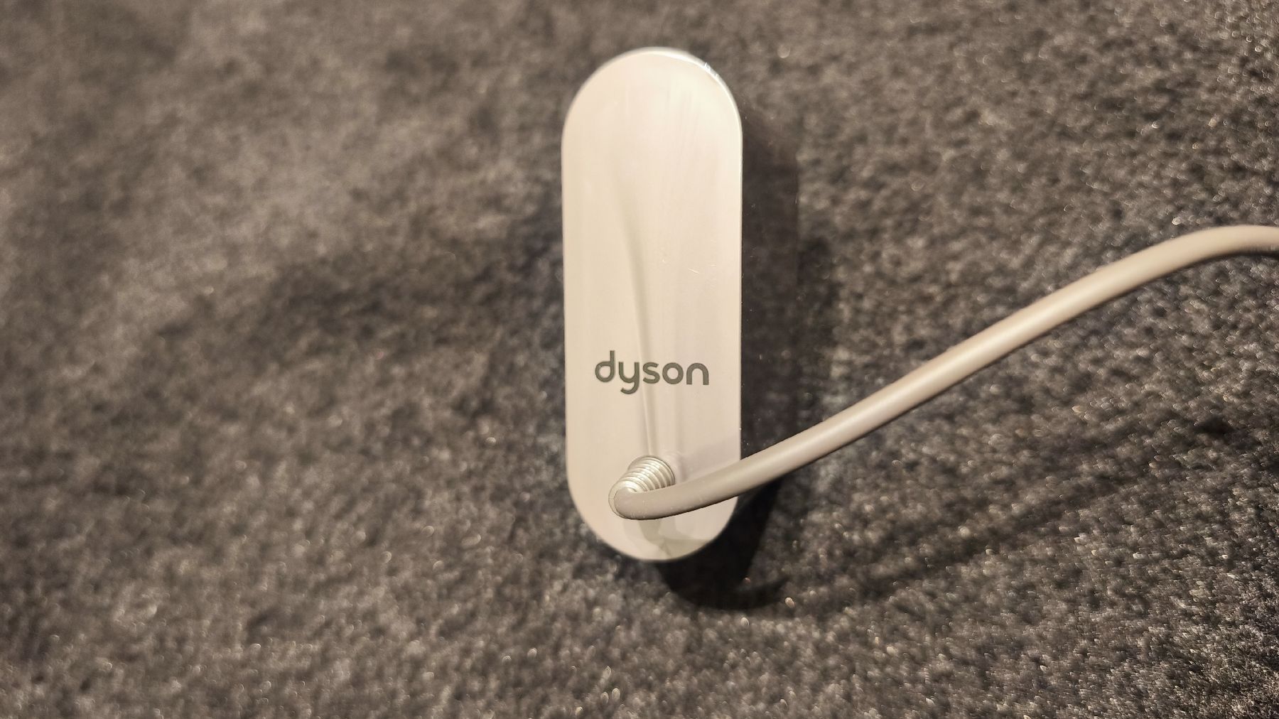 Dyson Caricabatterie: Dyson Ladegerät 217160 – Usato da Chur venduto da MrConverse