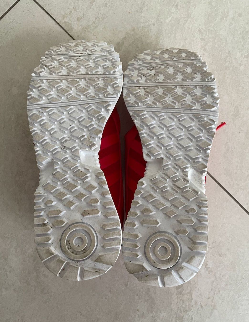 Adidas Chaussures femmes: Adidas Schuh rot Gr. 38 2/3 – D'occasion à Dagmersellen par Arcticsnow2017 4