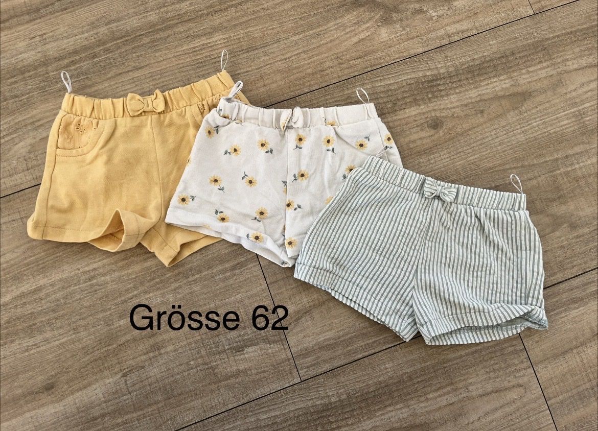 Lotti & Set di vestiti: Sommer-Shorts im Set, Grösse 62 – Usato da Sursee venduto da Leg_Kibru