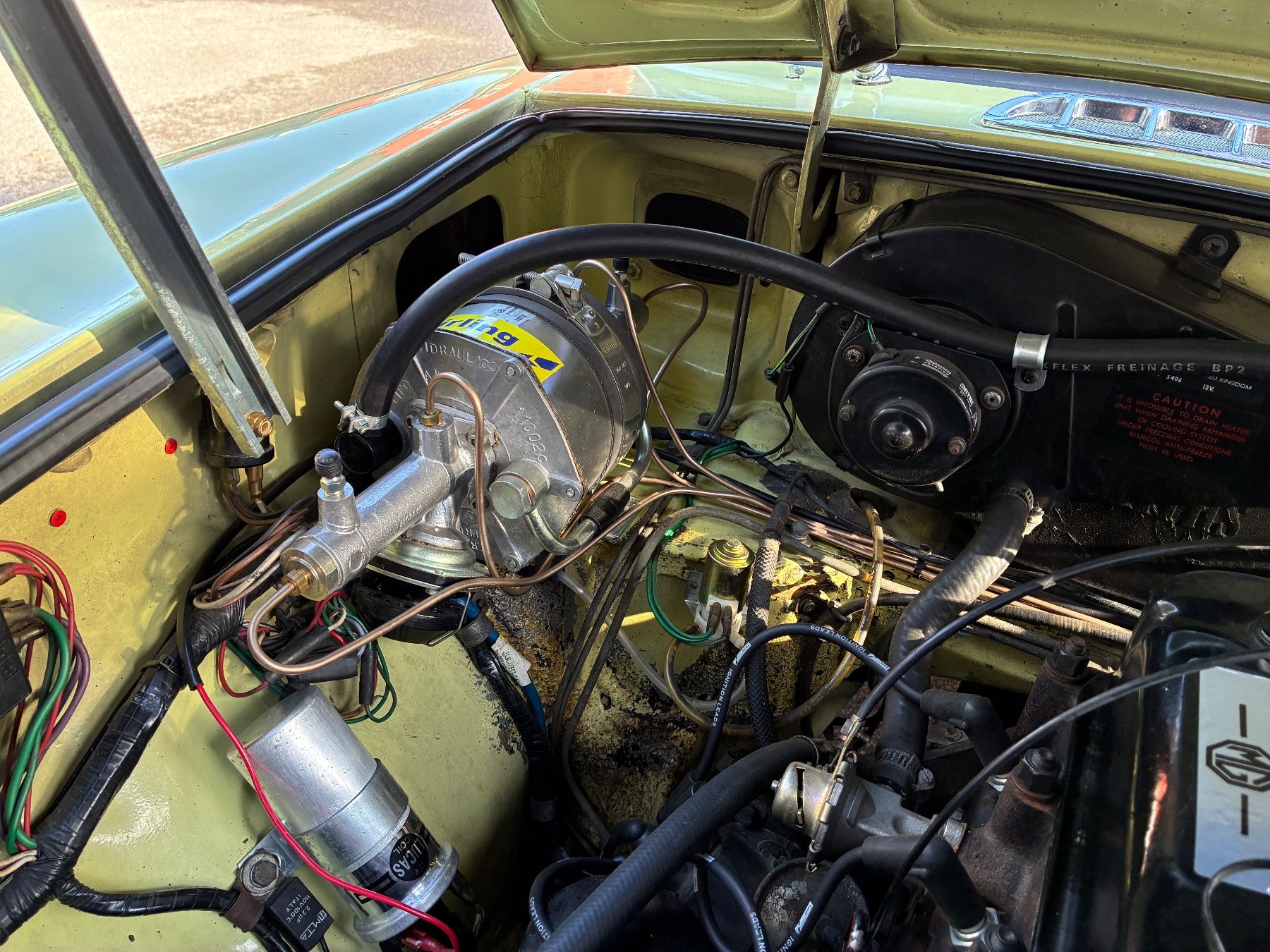 MG Automobili: MG MGB MG B 1976 Chartreuse – Usato da Lausanne venduto da JTRMcom 8