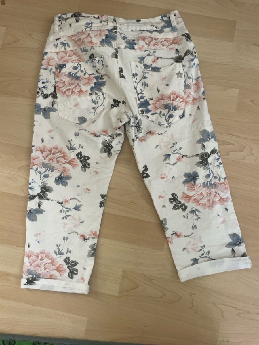 Pantalons: Capri Hose Gr 36 schönes Muster – Neuf (Voir description) à Illnau par cla_jqf8 1