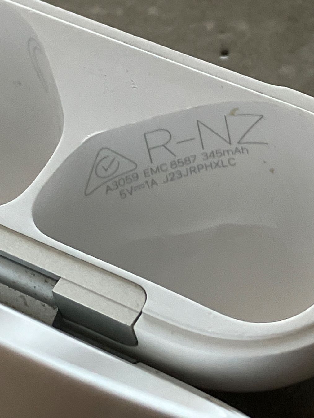 Apple Cuffie: APPLE AIRPODS 4 CASE ANC – Usato da Lausanne venduto da mr.v 4