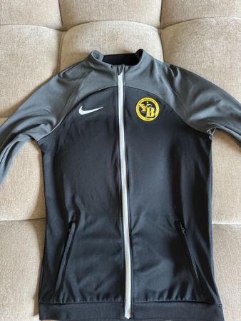 Young Boys Kids Trainingsjacke Grösse L (147-158cm)