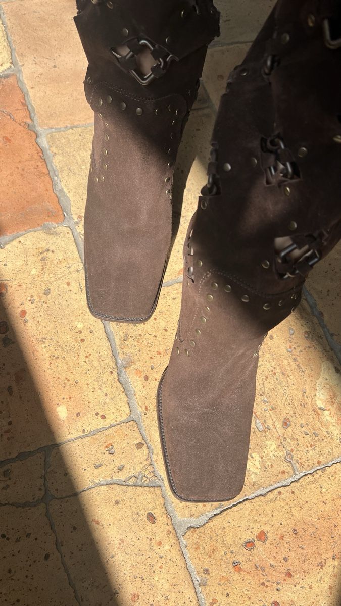 Dolce & Gabbana Scarpe da donna: D&G brown suede boots, size 39. – Usato da Zürich venduto da sil_wx77 2