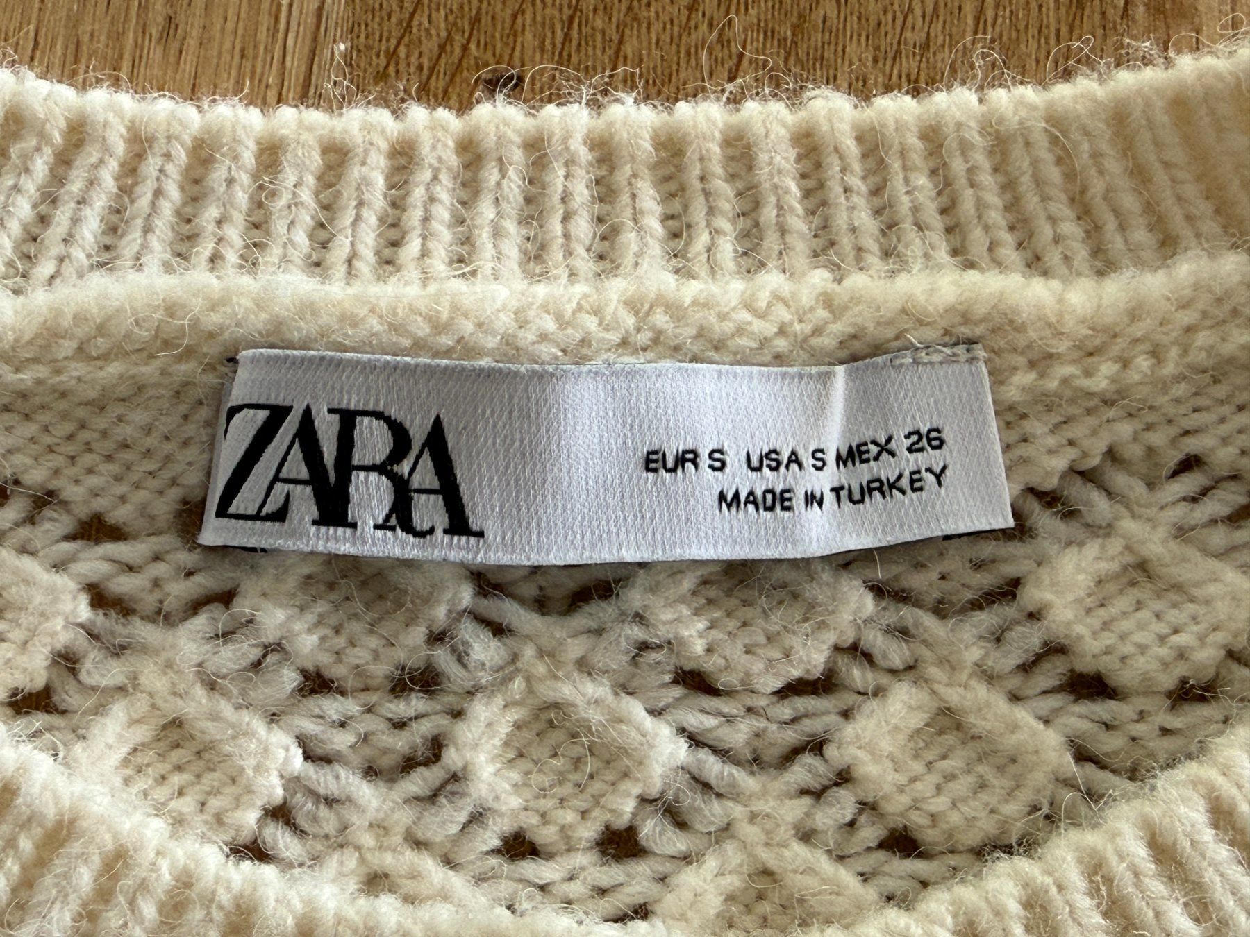 Zara Pulls & Sweat-shirts: Spende Theodora Stiftung - ZARA - Strickpullover - Gr. S – D'occasion à Fällanden par La_Natie 5