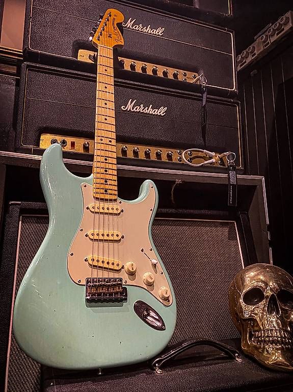 Fender Musikinstrumente: Fender Stratocaster custom shop 65 journey men 2019 – Gebraucht aus Montreux von Alligator-AMPS 1