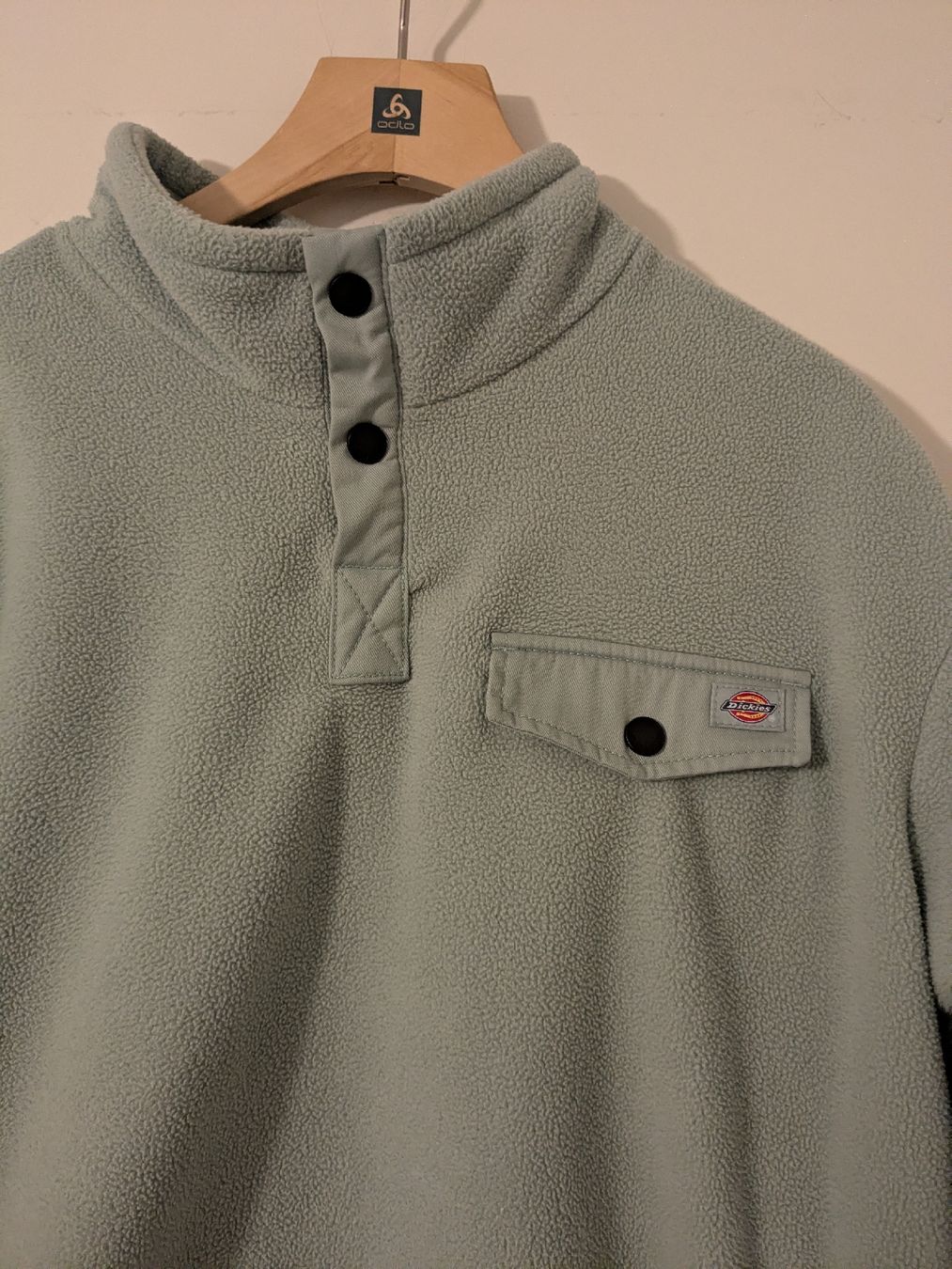 Dickies Pullover & Sweatshirts: Dickies Sweater – Gebraucht aus Lenzerheide/Lai von dgi_wj6p 1