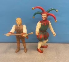 2 bespielte ältere Schleich Figuren; Knappe und Hofnarr