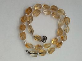 Elegante Halskette mit Citrin und Perlen, Verschluss Silber