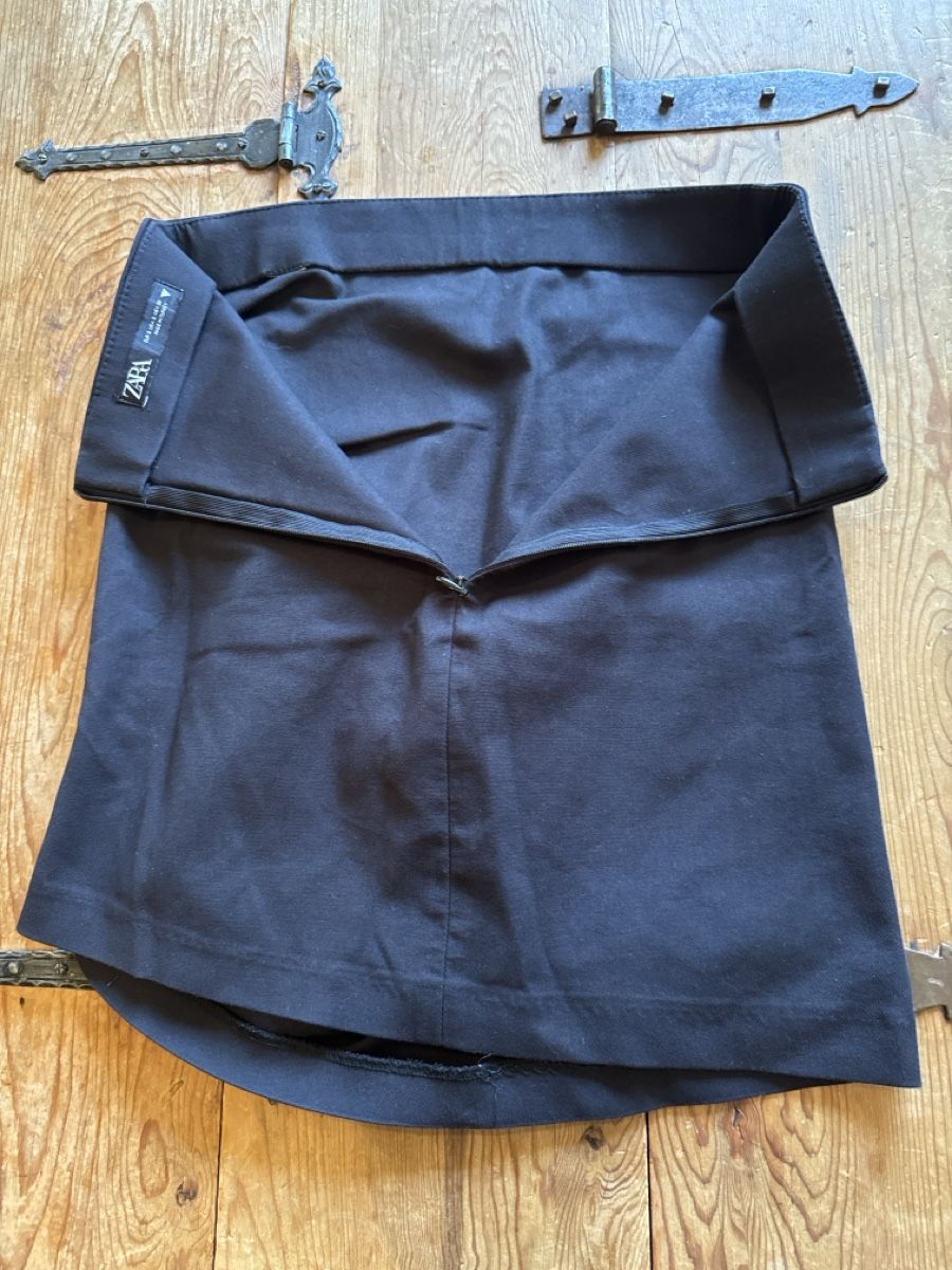 Zara Röcke: Zara Minirock Gr. S Schwarz seitlich gerafft – Gebraucht aus Mauren von ducducturi 3