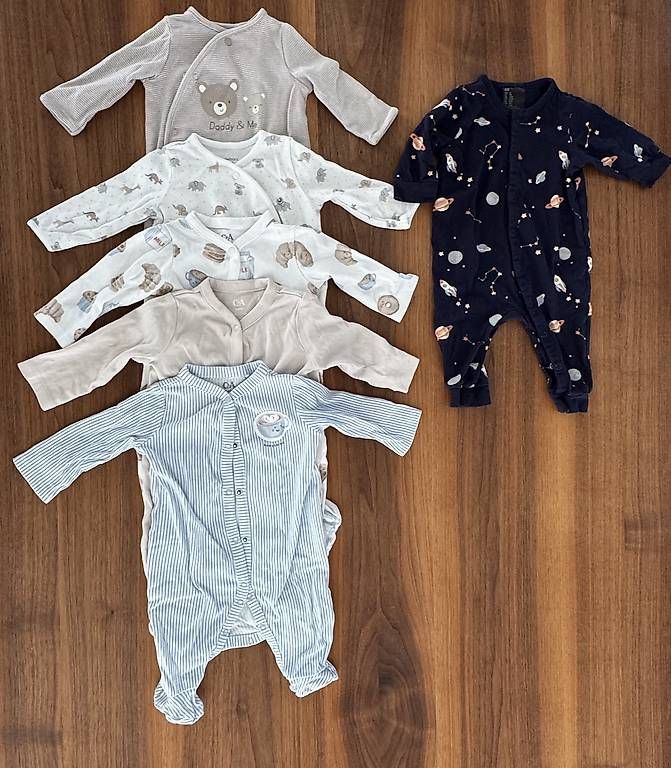 Lotti & Set di vestiti: Babykleider Junge Grösse 62/ 43 Stück Total – Usato da Sursee venduto da Aleksis