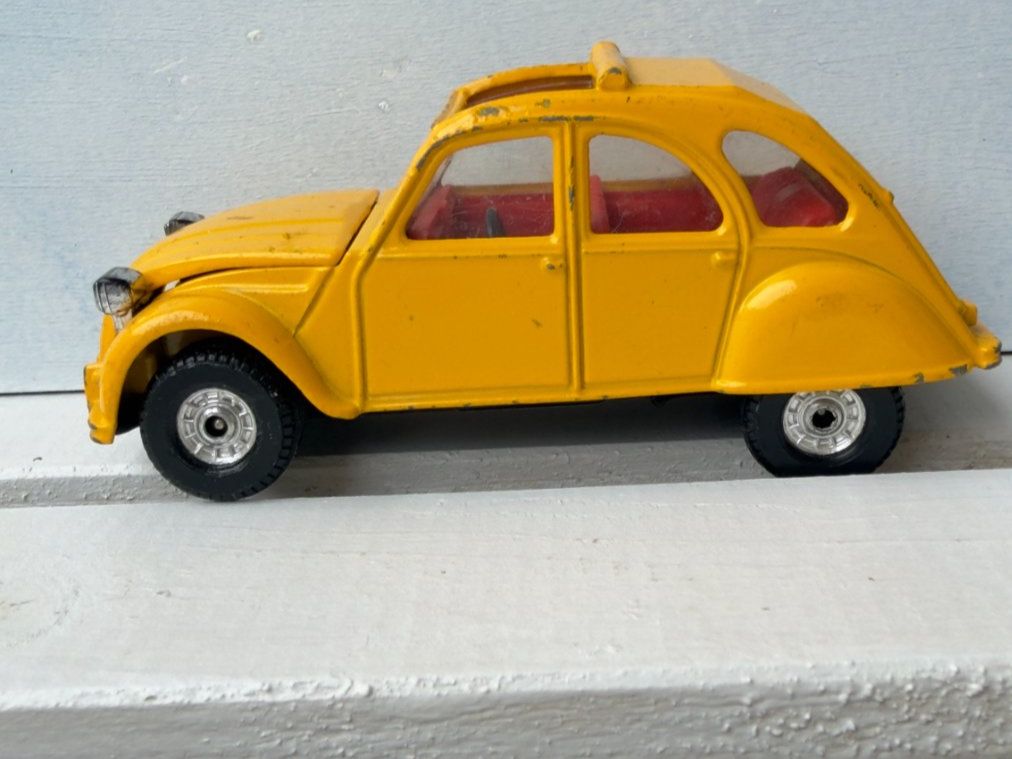 Citroën Modellautos: Corgi Citroën 2CV  - grosses Modell – Gebraucht aus Bern von lac_8m2r 2