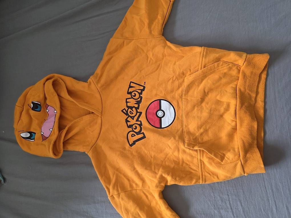 Pulls et sweat-shirts: Pullover in grösse 122 – D'occasion à Gretzenbach par fab_7l6c 2