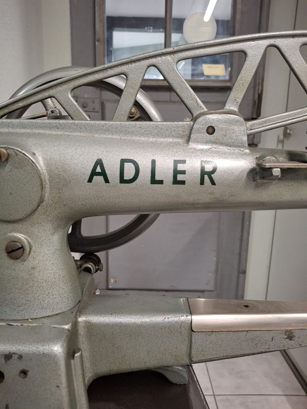 Adler Macchine da cucire: Adler 30-5 Nähmaschine – Usato da Neuägeri venduto da Ws193 1