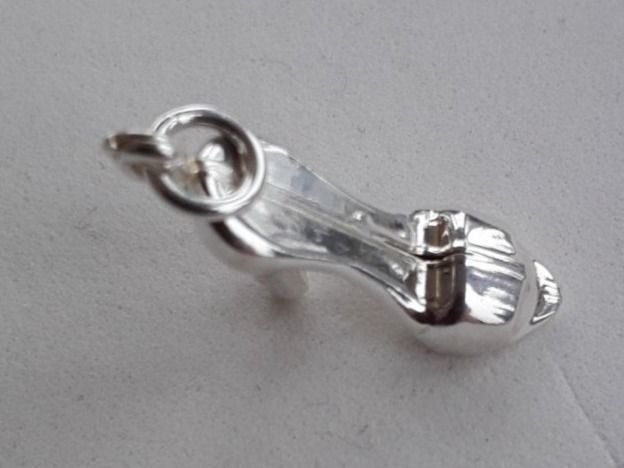 Ciondoli: Schmuck Anhänger, Schuh versilbert. – Nuovo e nell'imballaggio originale da Winistorf venduto da acreativ2 2