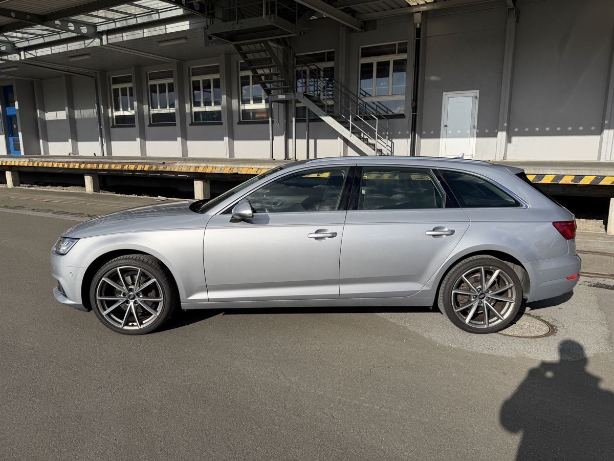 Audi Automobili: Audi A4 - 2.0 TDI - S-Tronic – Usato da Heerbrugg venduto da Granit3 1