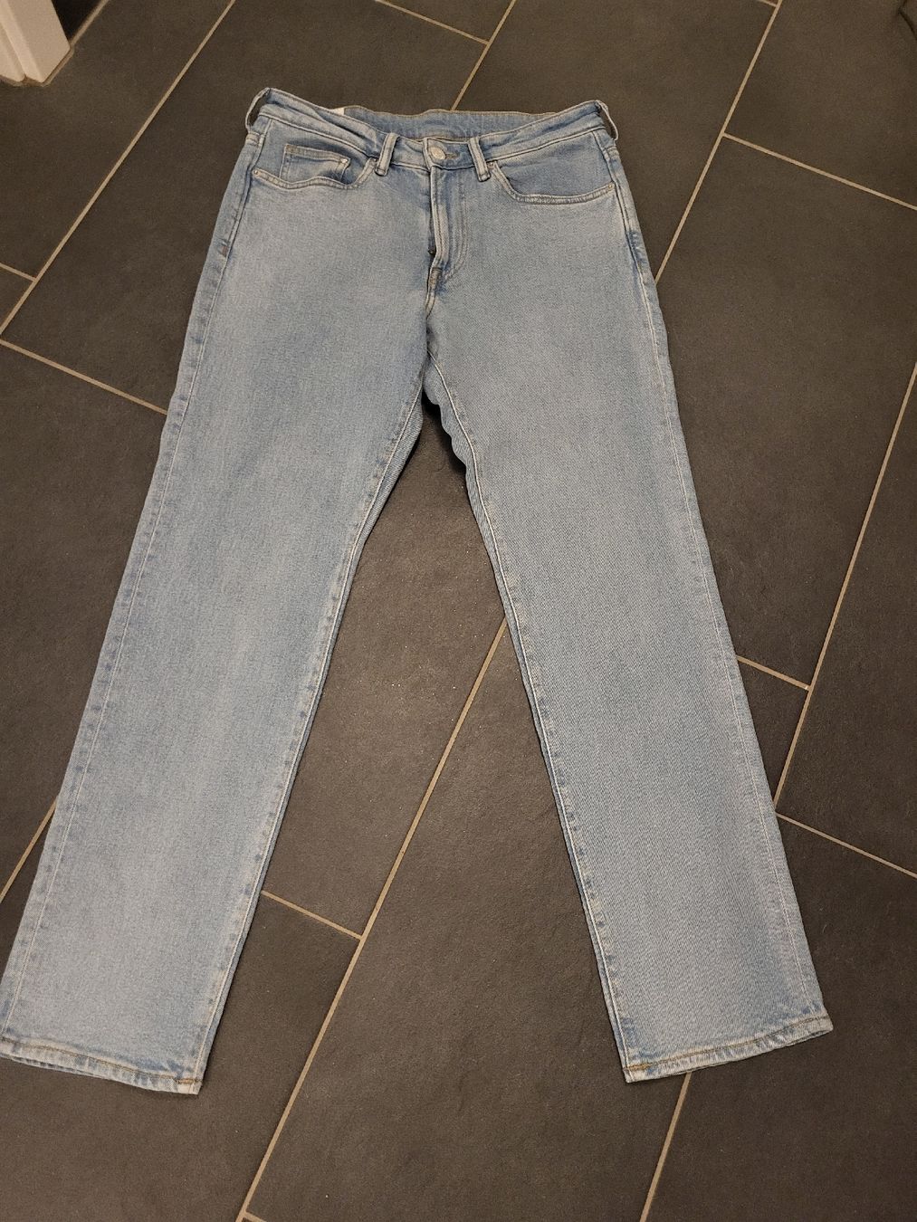 H&M Jeans: Jeans Straight Regular Fit Gr. 30/32 Herren – Nuovo e nell'imballaggio originale da Büsserach venduto da Fairprice_83