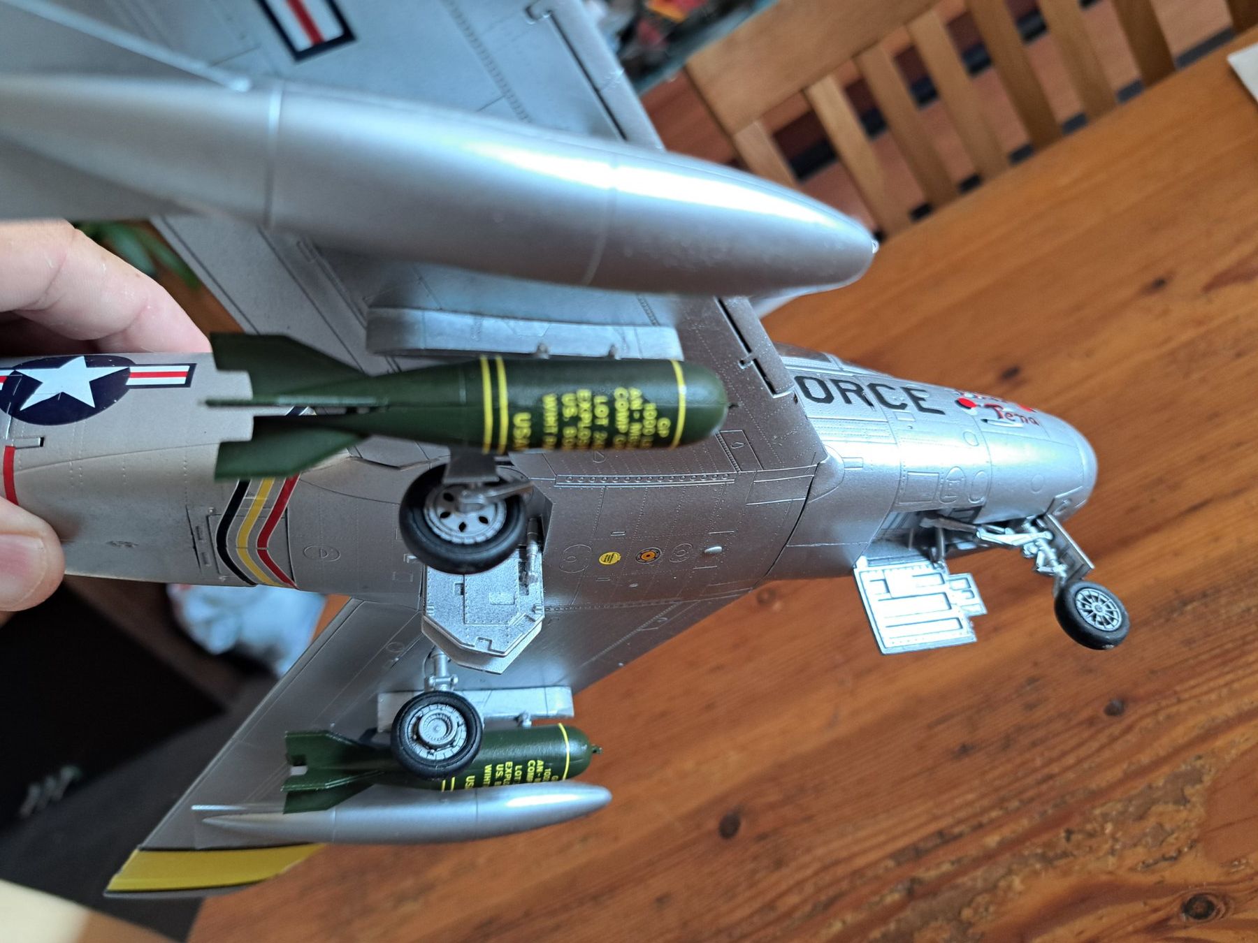 Kit di modellismo & Modellini statici: F-86  Sabre USAF Miss Tena 1/32 – Usato da Düdingen venduto da ananda1709 2
