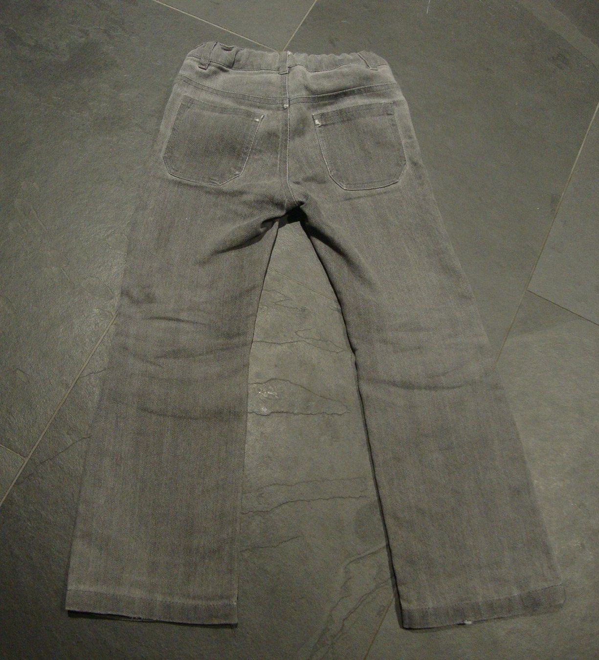 Pantaloni: ++ Jeans / Hose in grau ++ Gr. 116 ++ – Usato da Chur venduto da aladin_04 1