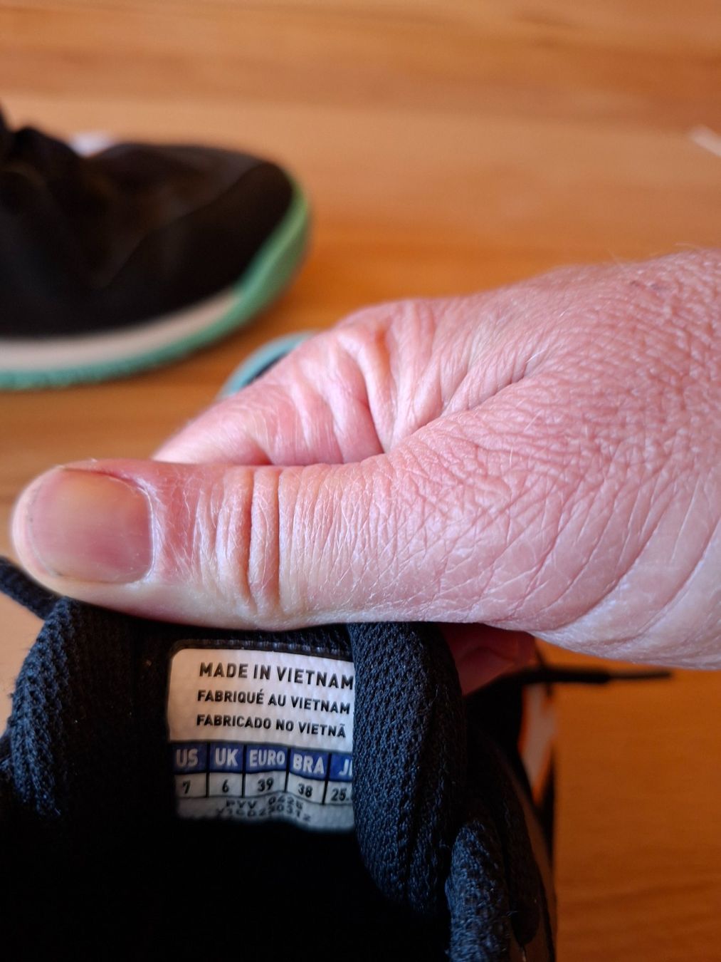 Scarpe da uomo: Hallenturnschuhe Gr.39 – Usato da Blankenburg venduto da mon_dbk6 3
