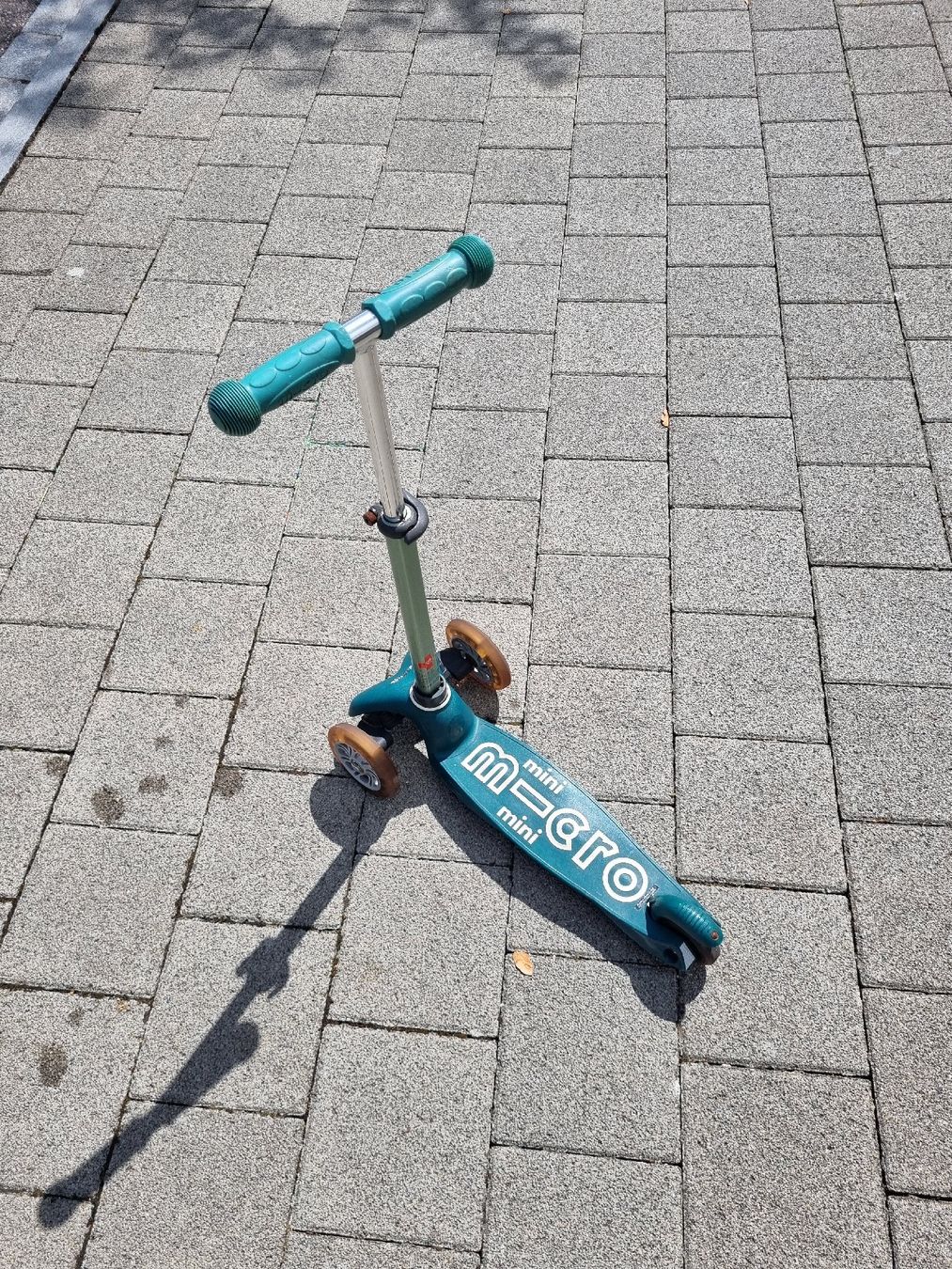 Micro Veicoli per bambini: Mini Micro Trotti mit Leuchträder – Usato da Muttenz venduto da Bergkamp01 1