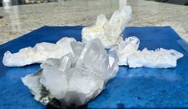 Bergkristalle Normal- und Tessiner Habitus. 4 hübsche Stufen