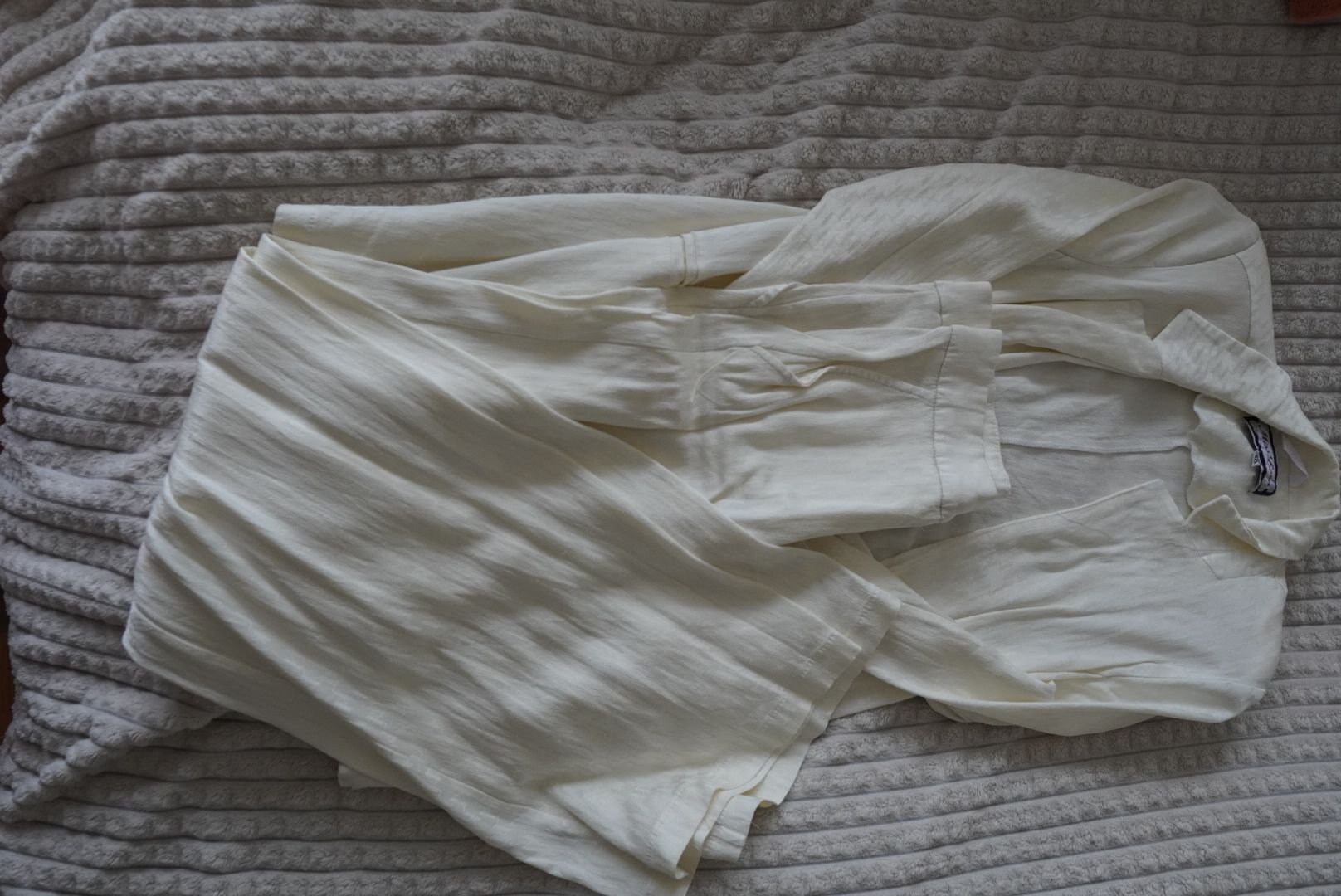 Completi & Tailleur: Ensemble vintage blanc cassé – Usato da Onex venduto da Magou_31 3