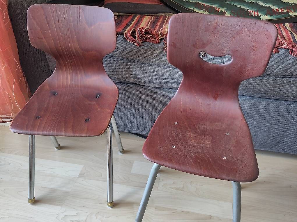 Stühle: Chaise vintage enfant – Gebraucht aus Neuchâtel von sbgt