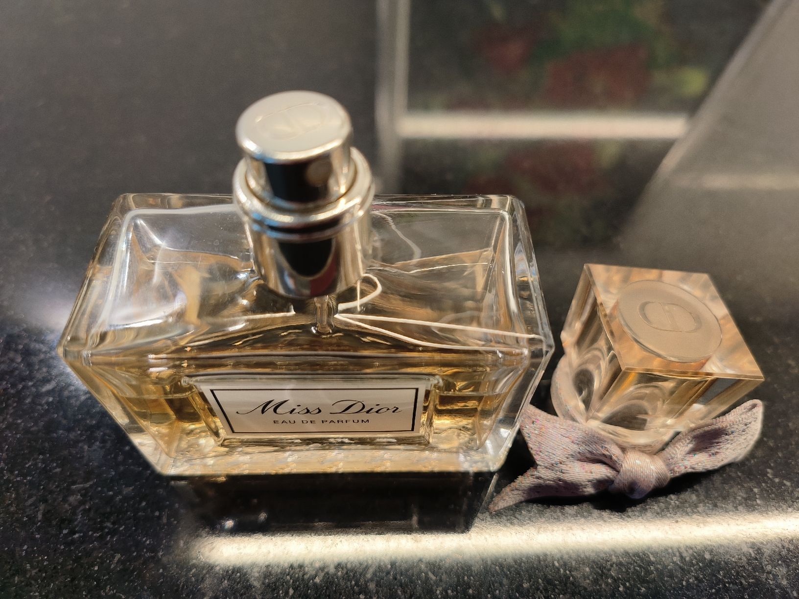 Dior Profumi & Eau de Toilette: Miss Dior Eau De Parfum 50 ml – Usato da Carouge GE venduto da pro_8k9d 4
