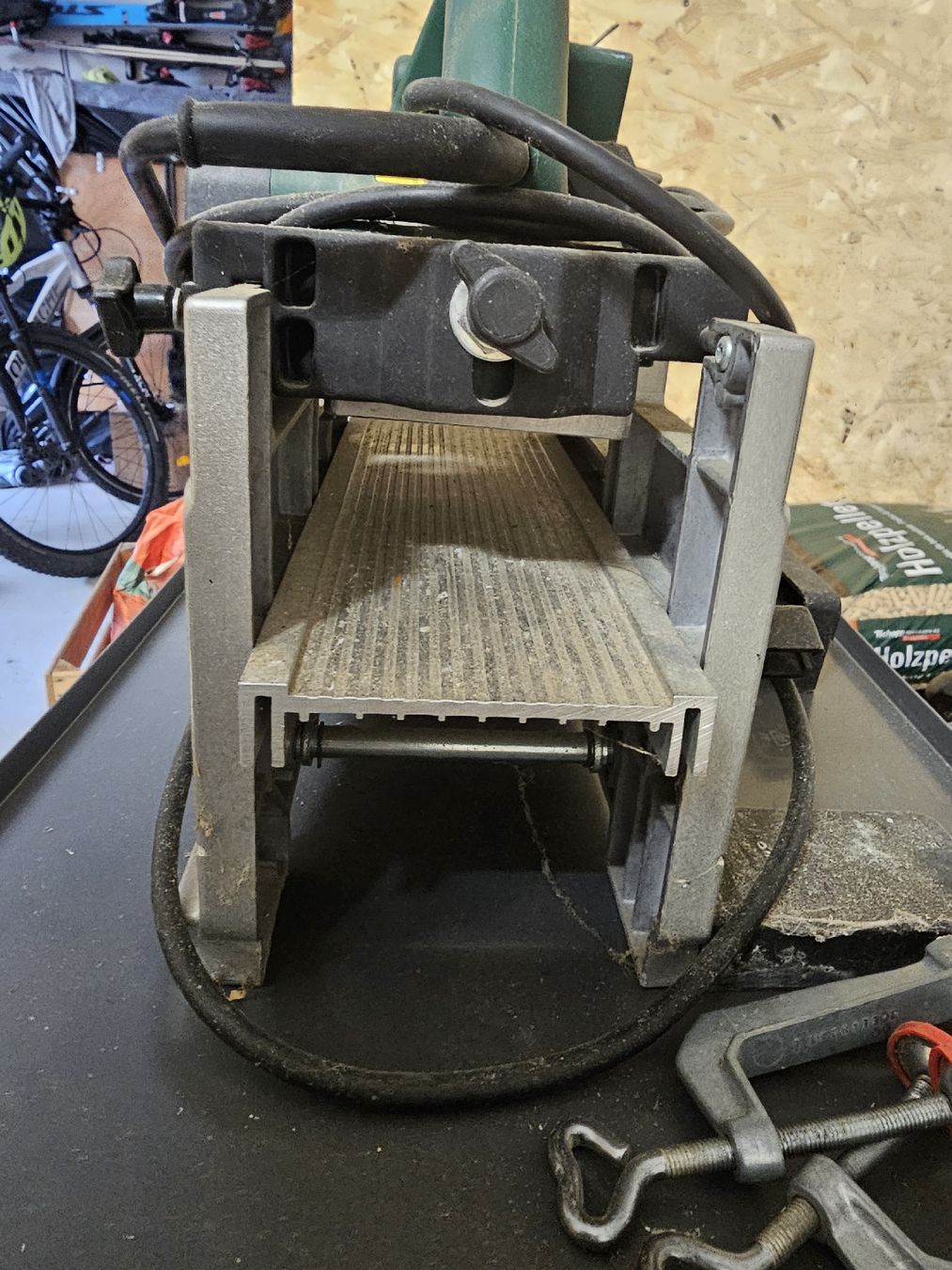 Toutes les machines: petite raboteuse Bosch avec table de réglage – D'occasion à Troistorrents par tiuf206 3
