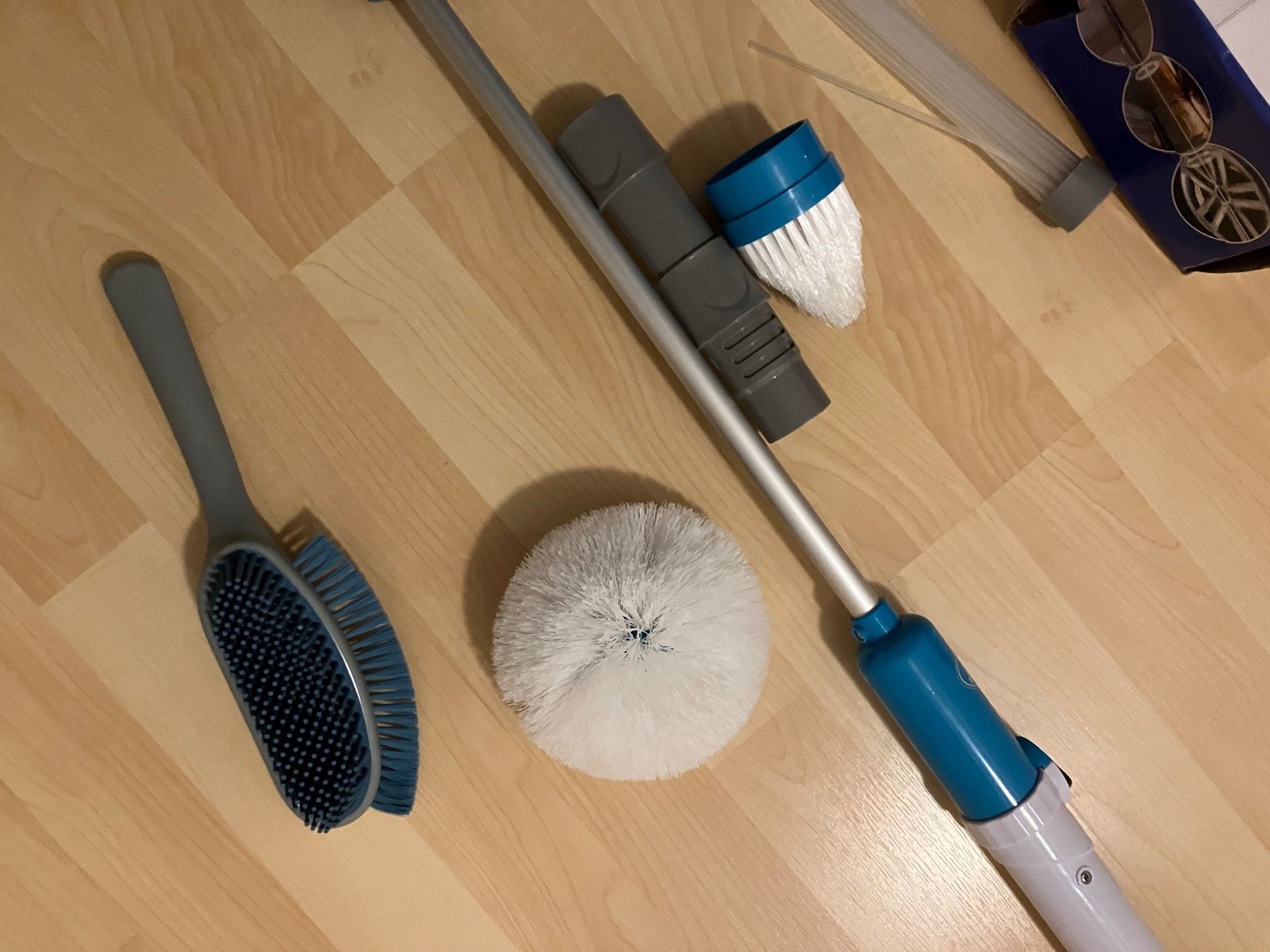 Altro per la casa: Hurricane Spin Scrubber mit Ersatzbürsten – Usato da Niederglatt ZH venduto da boeca82 2