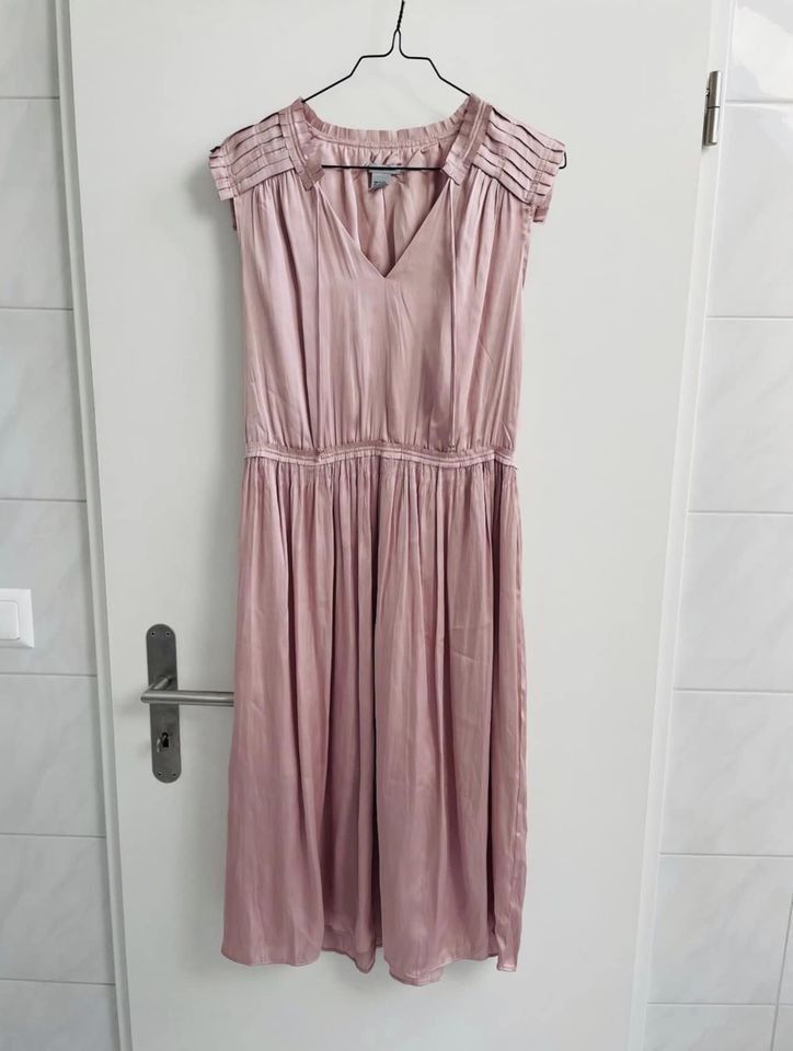 H&M Vestiti: Kleid H&M EUR 38 – Usato da Horgen venduto da linuxrp