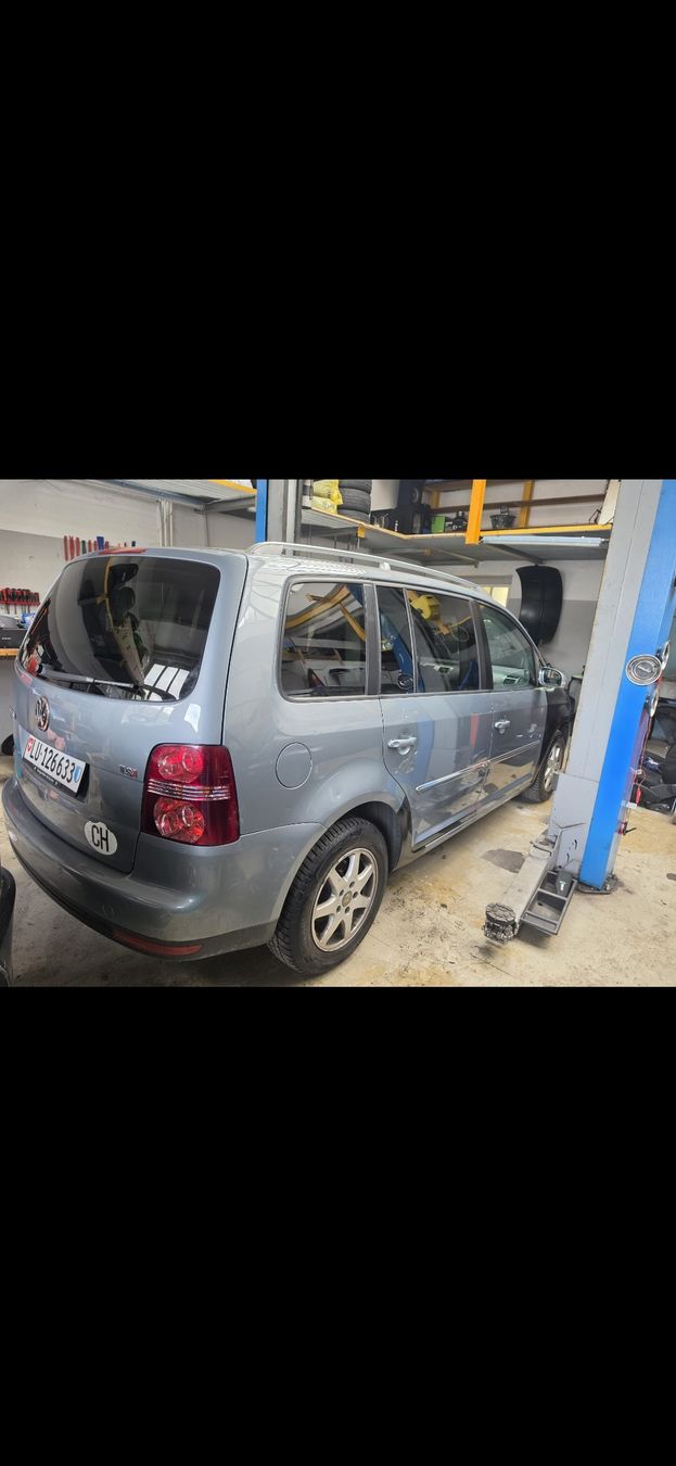 VW Automobili: VW Touran 1.4 TSI , 7 Plätzer – Usato da Schötz venduto da corrado82 3