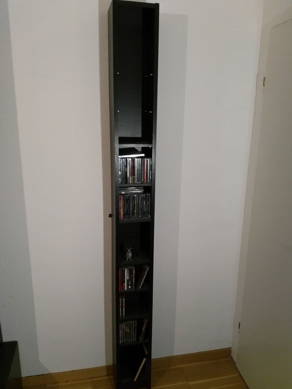 Racks & Ständer: CD Ständer aus Holz, schwarz – Gebraucht aus Basel von sim_qd8z