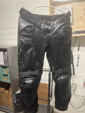 Top Lederhose Motorradhose Grösse 44 Schwarz