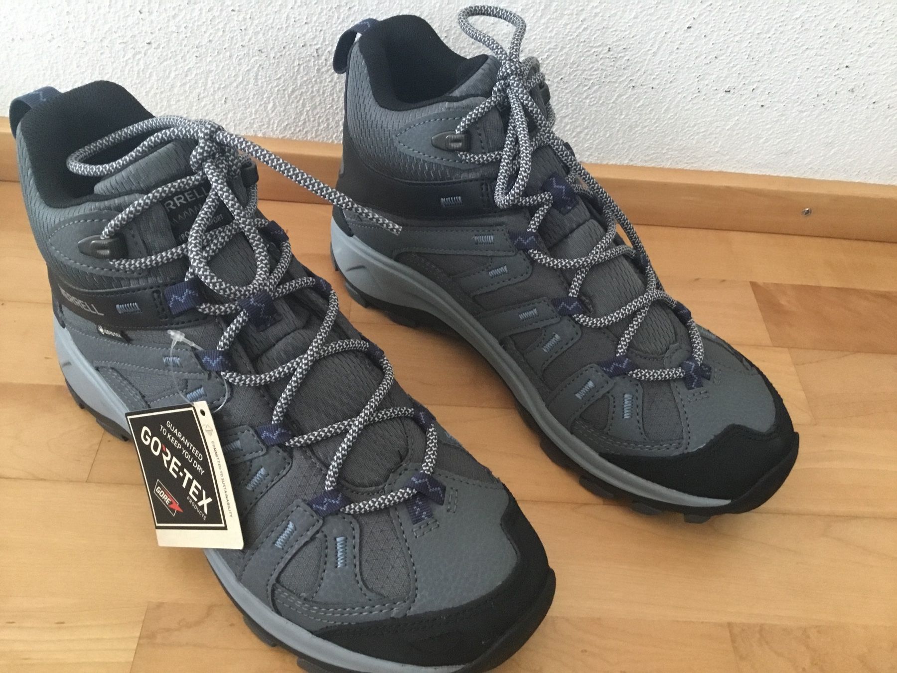 Merrell Scarpe da uomo: Merrell Gore Tex Wanderschuhe, Men, Gr. 45, Neu – Nuovo (secondo la descrizione) da Chur venduto da Jacky17 1