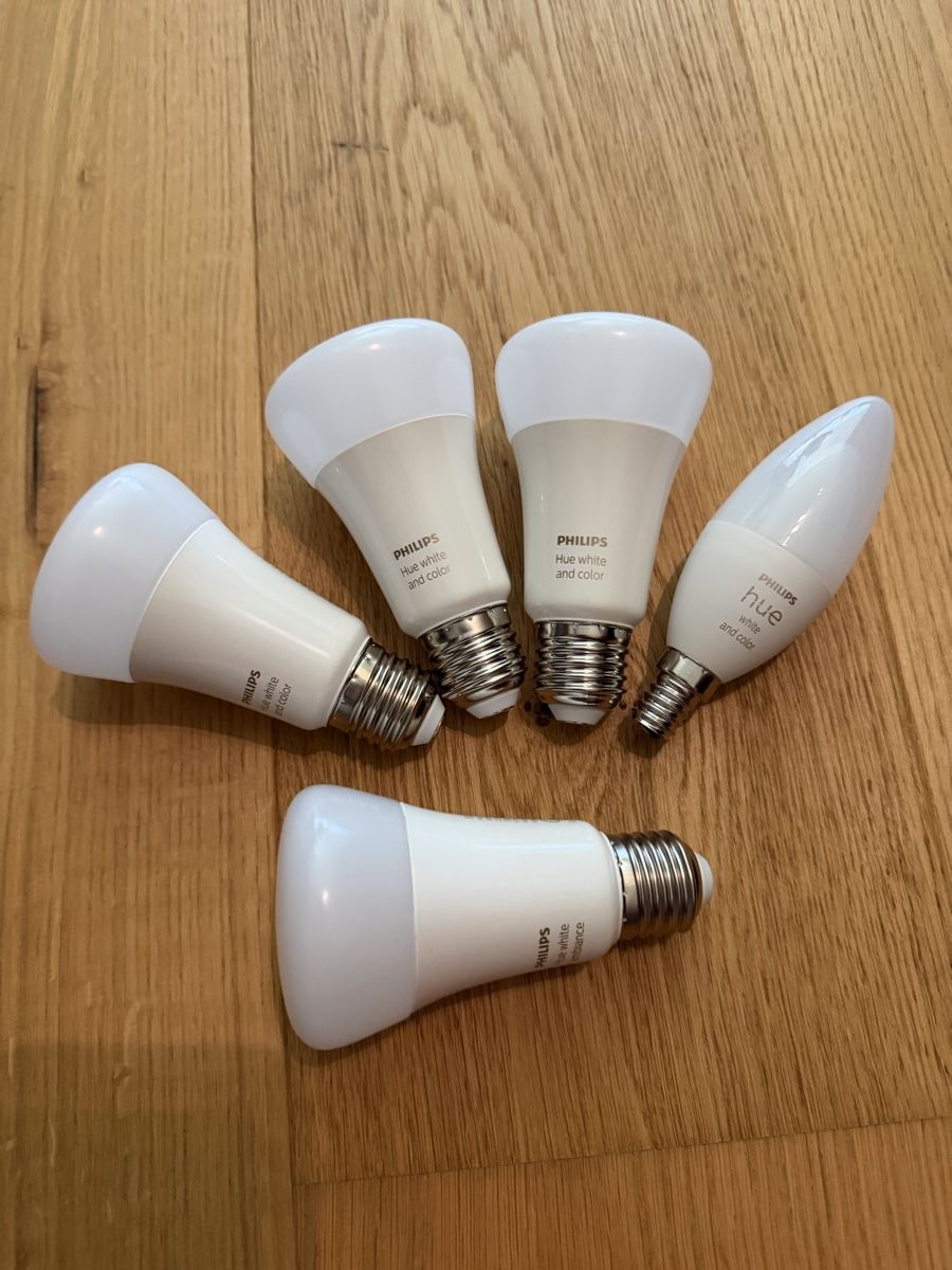 Philips Lampade: Hue Glühbirnen  – Usato da Maienfeld venduto da hfo_b9jq