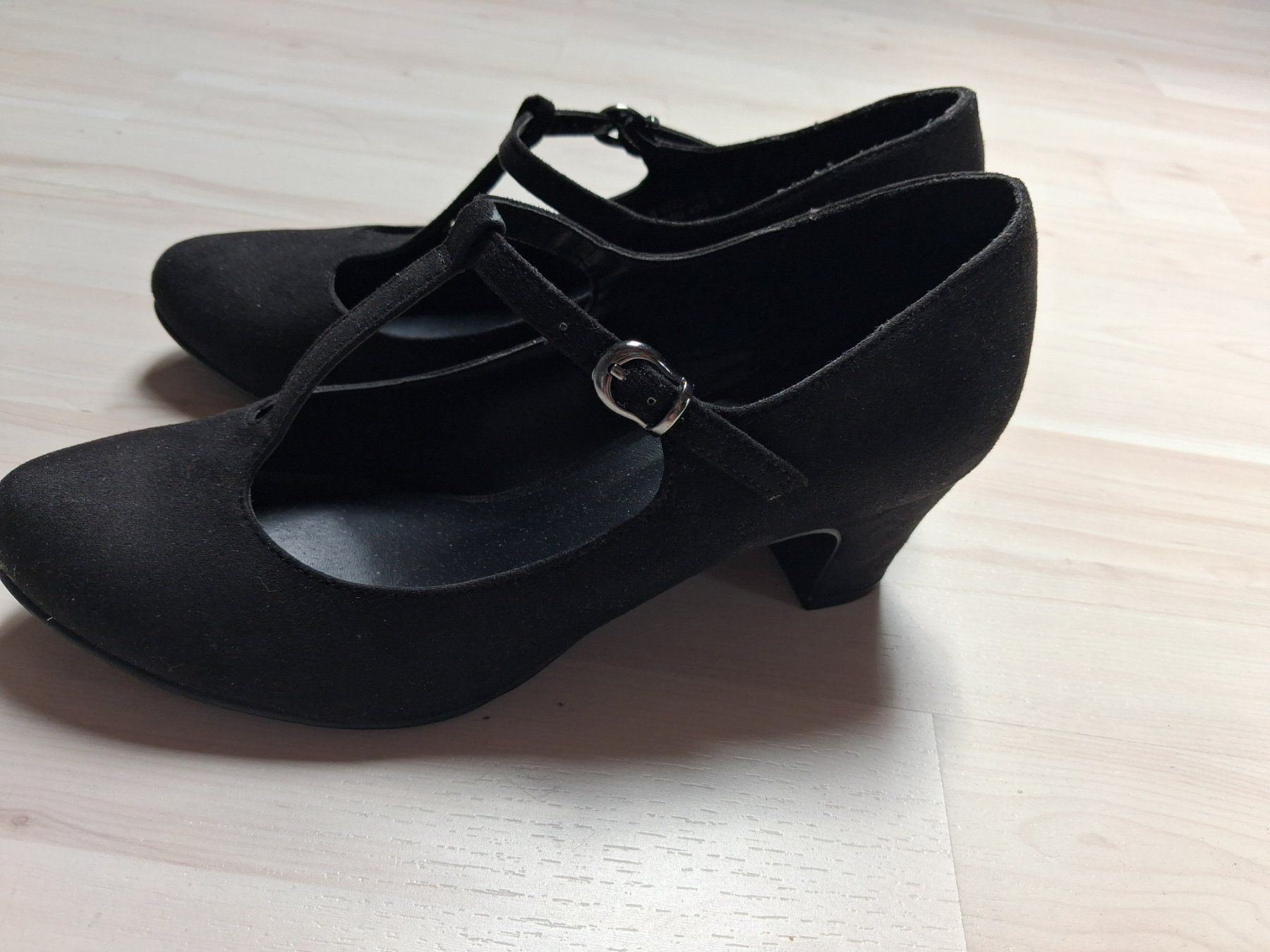 Graceland Scarpe da donna: SPANGEN PUMPS SCHWARZ 37 – Nuovo (secondo la descrizione) da langnau venduto da Santos1411