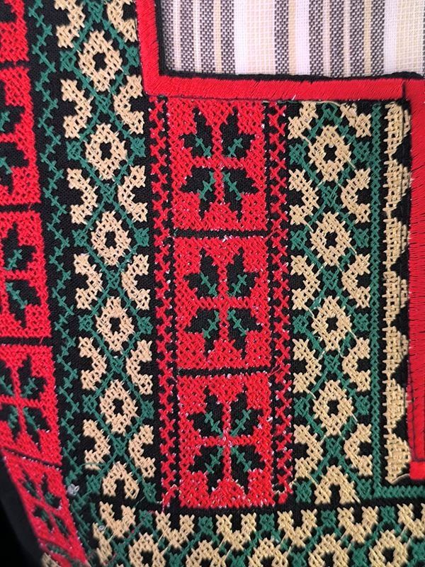 Vestiti: Kleid Arabisch mit Stickerei 1. – Usato da Rüti ZH venduto da Restwert_Rueti_ZH 1