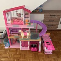 Barbie Luxusvilla mit Puppen, Auto, Camper, etc. 