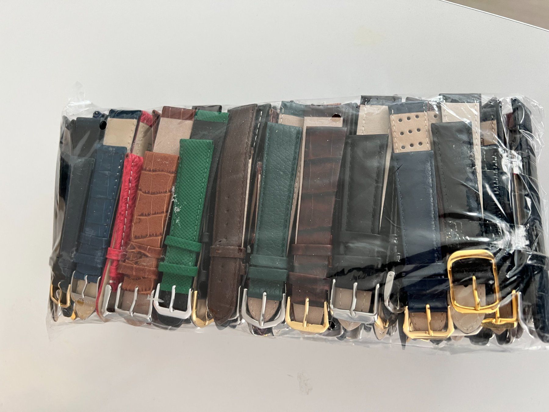 Orologi: LOT DE 100 BRACELETS 18 à 22MM – Nuovo e nell'imballaggio originale da La Chaux-de-Fonds venduto da neven.swiss