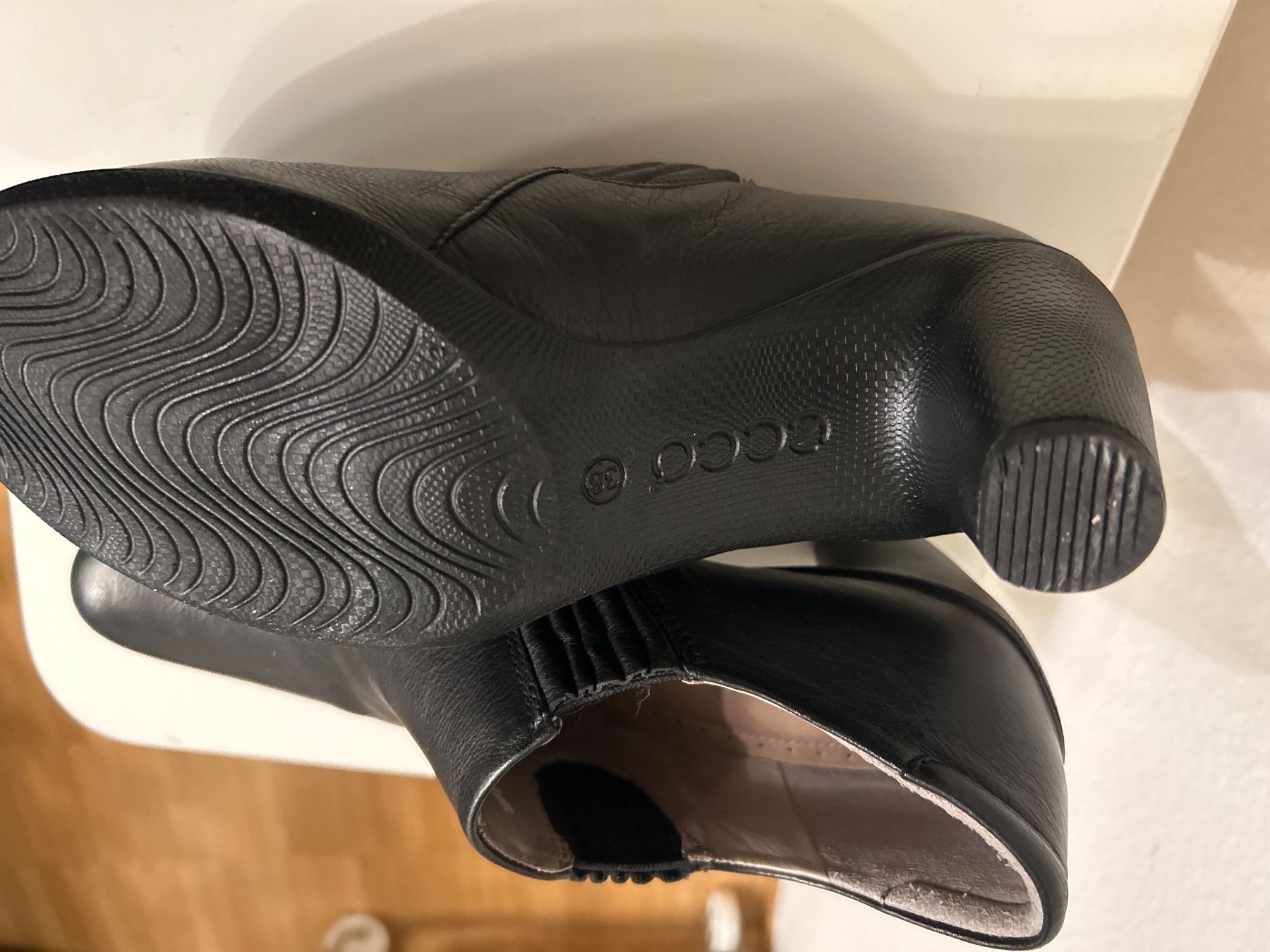 Ecco Damenschuhe: Ecco Pumps Gr 38 – Gebraucht aus Riehen von mittwoch81 2