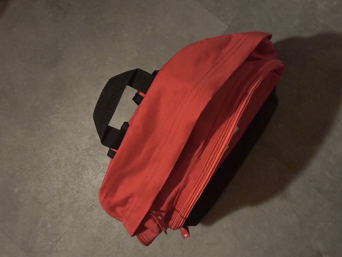 Zaini: Roter Spanset Rucksack mit Schweizerkreuz – Nuovo (secondo la descrizione) da Flanthey venduto da ale_xandra 5