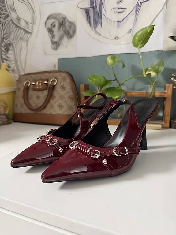 Chaussures femmes: Bordeauxrote Lackpumps  – D'occasion à Hölstein par Pivu