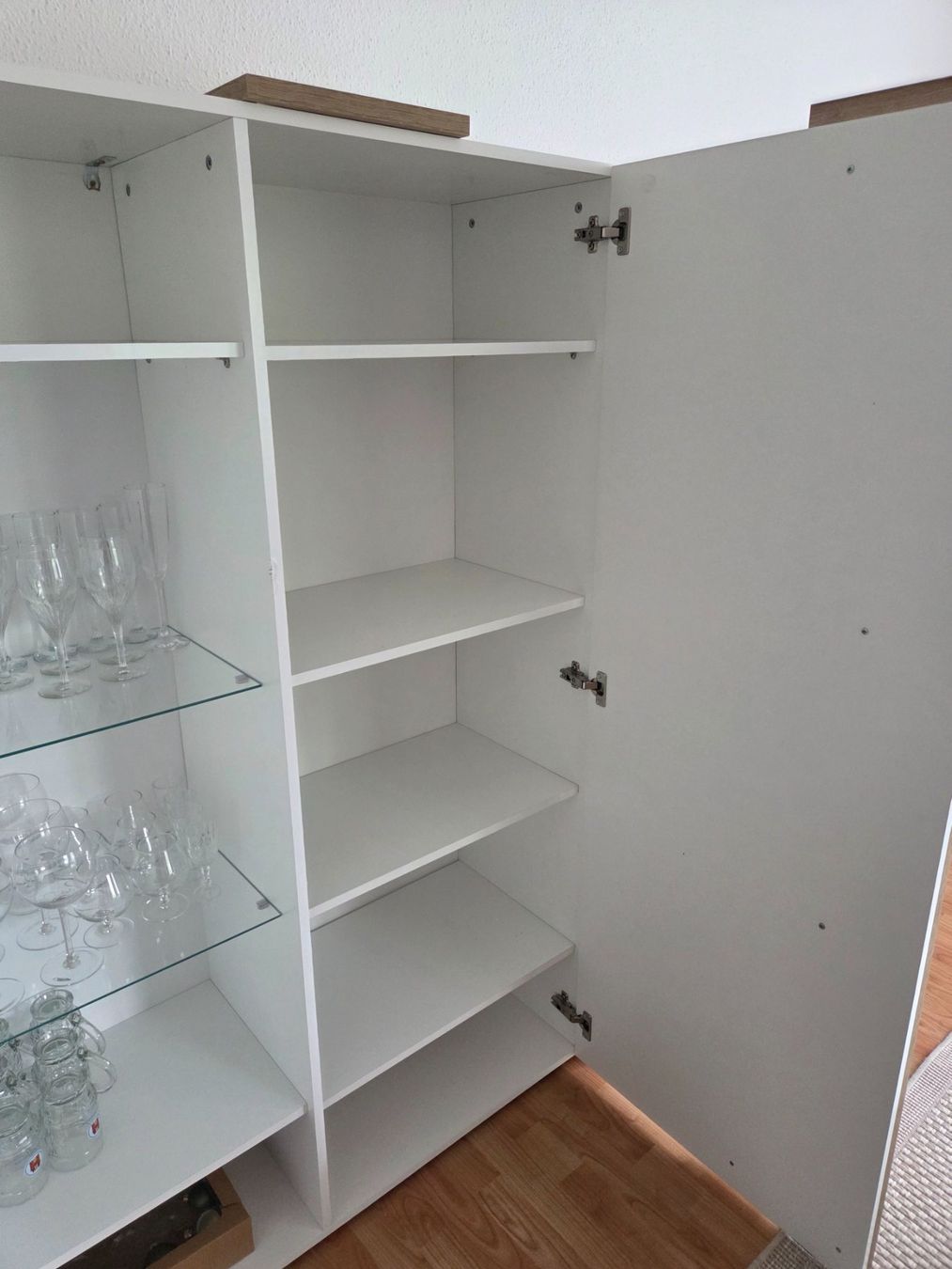 Conforama Vetrine: Highboard / Vitrine – Usato da Wängi venduto da Bibo4. 5