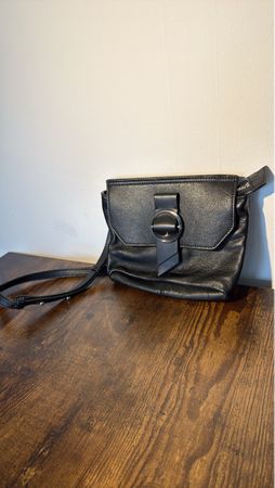 Elegante Handtasche aus Leder Liebeskind