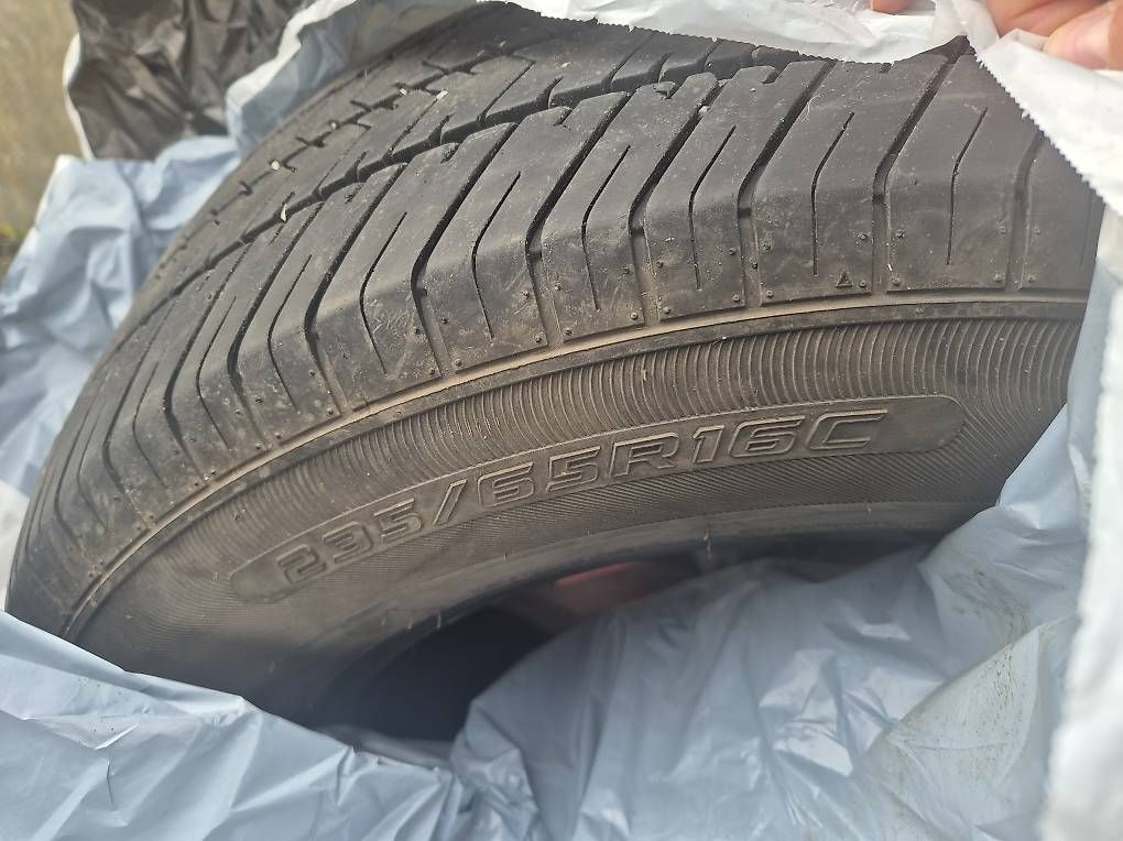 Pneus & Kompletträder: Sommerpneu 235/65 R16C – Gebraucht aus Chur von Markeroni 4