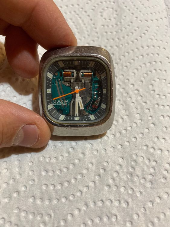 Montre à Aiguilles Bulova Accutron – Modèle Générique – Neuf Sans Boîte