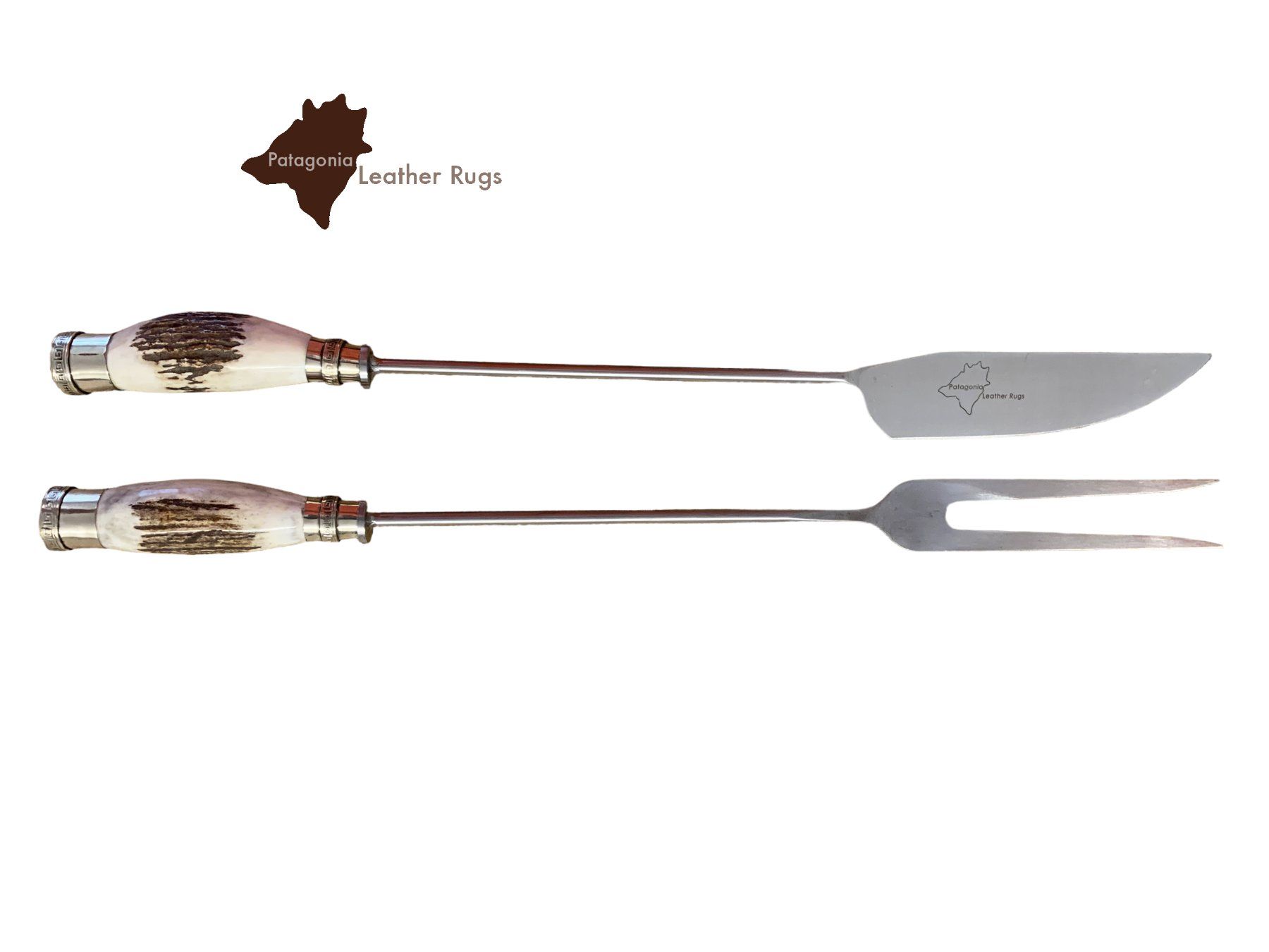 Set di posate: Grillmesser- und Gabelset mit Hirschgeweihgriffen – Nuovo e nell'imballaggio originale da Arbedo venduto da patagonialeatherrugs 1